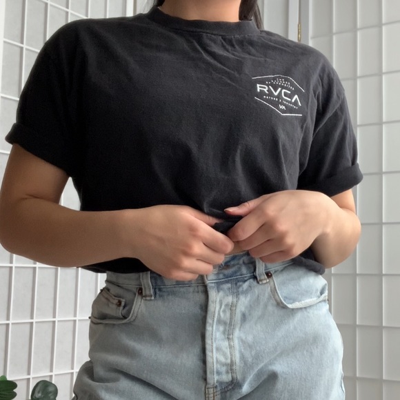 rvca cropped black t-shirt - Picture 2 of 8